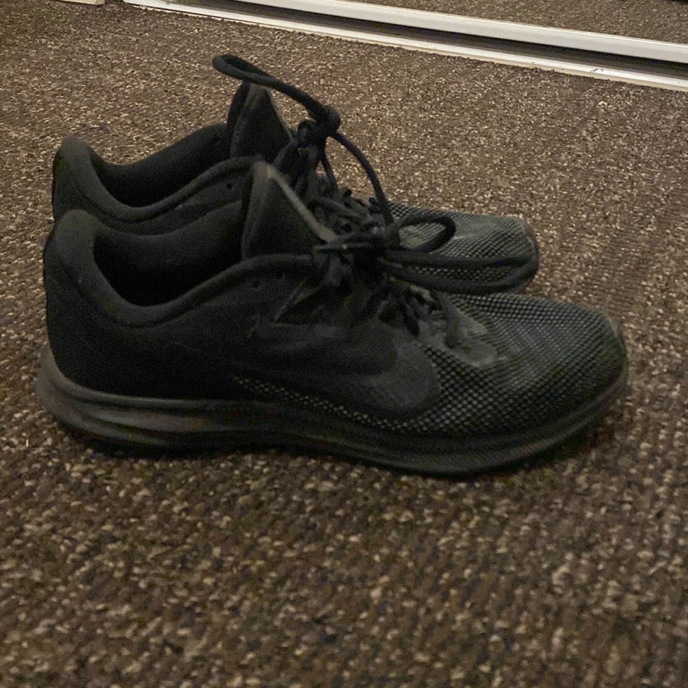 black nike